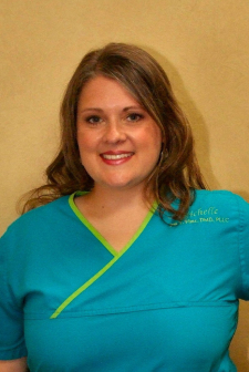 Headshot of Michelle smiling